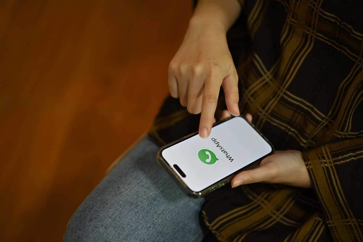WhatsApp novità logout