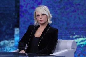 finale amici slitta data