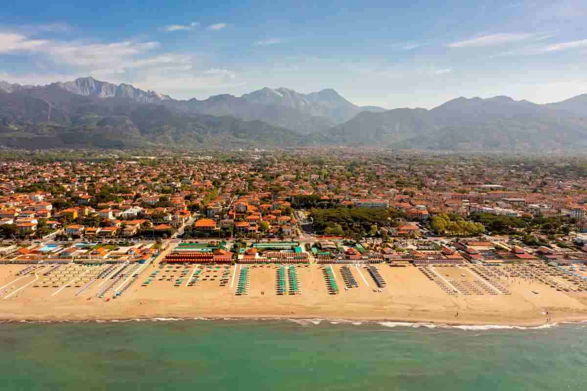 Negli ultimi anni, il fenomeno del furto di sabbia nelle spiagge sarde ha assunto proporzioni preoccupanti.