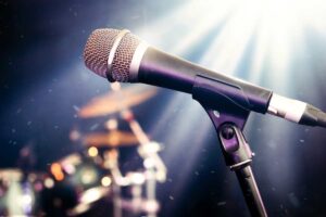 cantante pausa musica