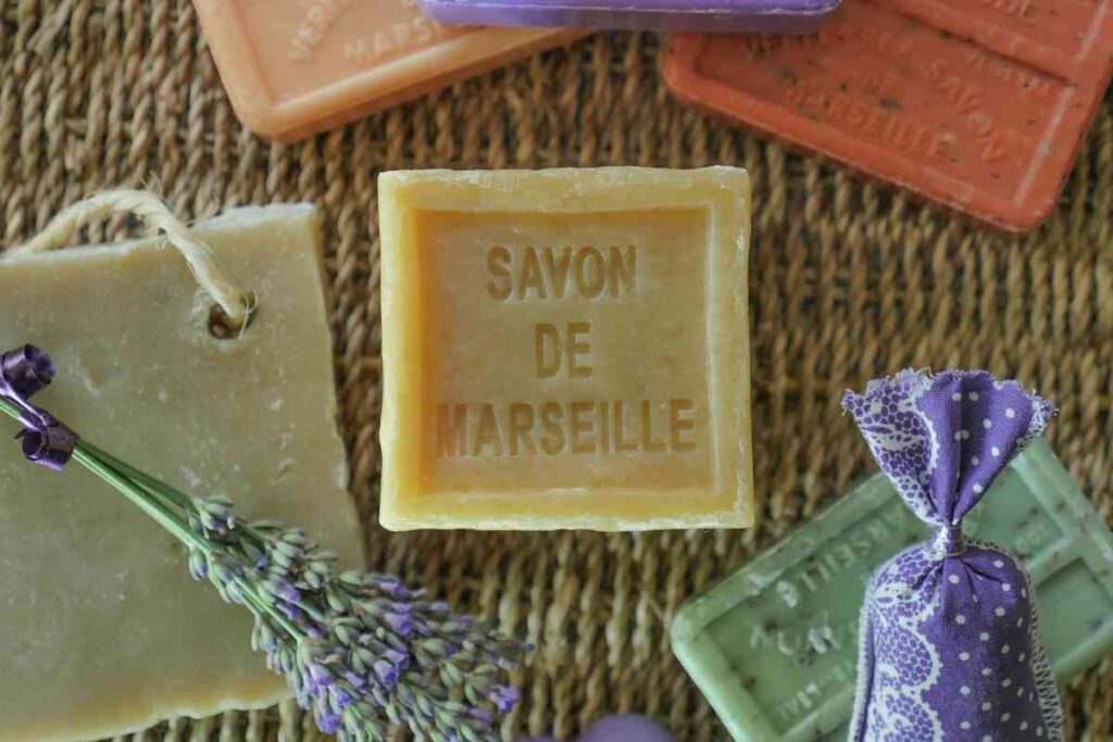 sapone marsiglia nell'armadio